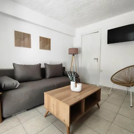 Zenith #2 Apartment